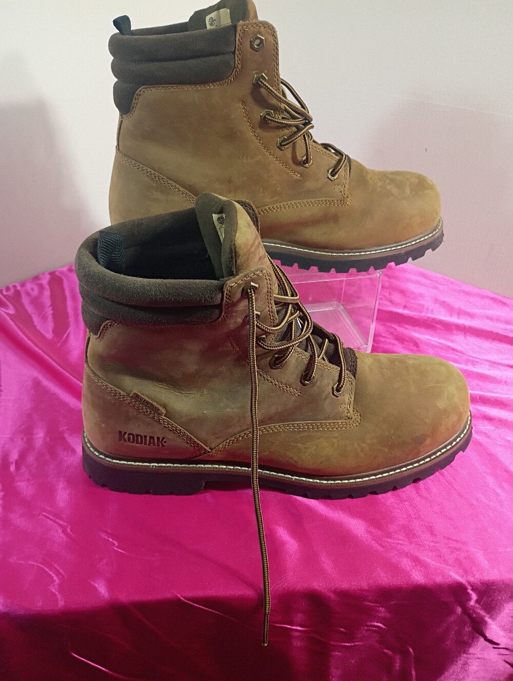 Kodiak McKinney 6" Mens SZ 11.5W Waterproof Composite Safety Toe Work Boot